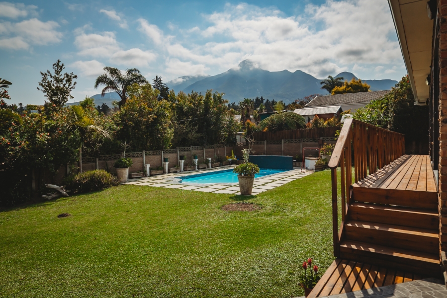 6 Bedroom Property for Sale in Camphersdrift Western Cape